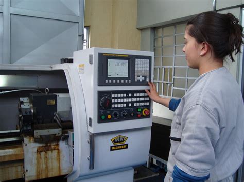 empleo en colombia para torno cnc fanuc|Operario de torno CNC .